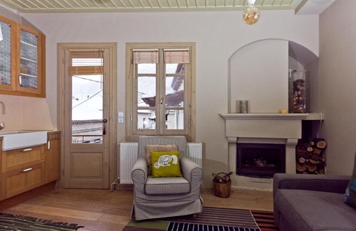 Arachova Chalet De Ski | Parnassiko Guest House