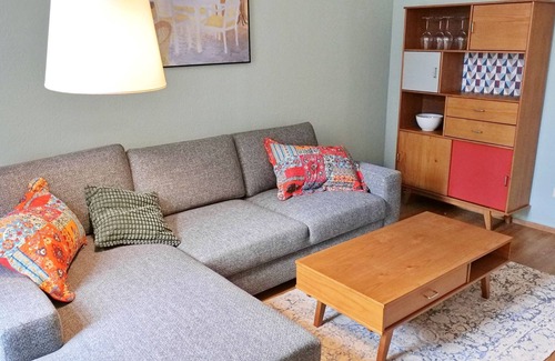 Schwerin Appartement | Parrot in the old town of Schwerin - ABC569