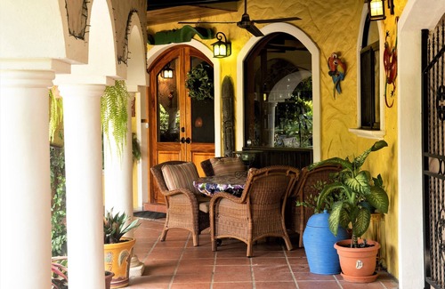 La Fortuna Appartement | Parrot Suite: Encantada Arenal Adults Only, Wildlife Sanctuary, B&B, Enjoy More!