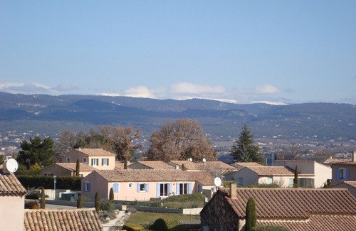 Maubec Appartement | Part of Résidence Lou Boulidou, former vineyard, now unique vacation rentals.