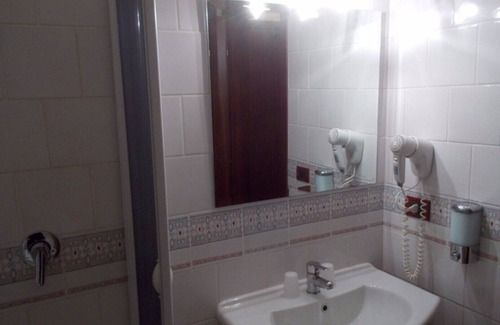 Ospedaletto D'Alpinolo Hôtel | CHAMBRE PARTENIO - ROYAL HOTEL
