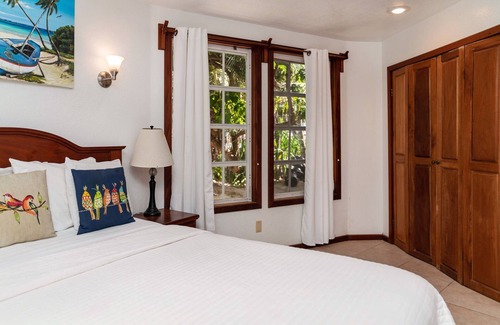 San Pedro Station Balnéaire | Partial Oceanview Suite at Oceanfront Resort in Belize