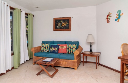 San Pedro Station Balnéaire | Partial Oceanview Suite at Oceanfront Resort in Belize