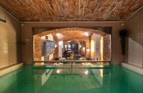 Smichov Appartement | Party ClubHouse with Bar, Panoramic Pool & Sauna