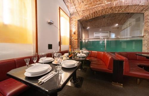 Smichov Appartement | Party ClubHouse with Bar, Panoramic Pool & Sauna