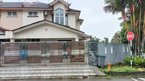 Johor Bahru Maison | Party/Gathering Semi-D House @Nusajaya Skudai Johor By Popeye Homestay