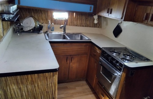 Key West Location De Bateaux | Party Like A Local in Key West, 1 bedroom 1 bath yacht at marina.