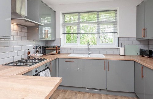 Chapeltown Appartement | Pass the Keys | Alwoodley Hub Serene Retreat