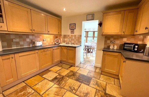 Sanquhar Maison | Pass the Keys | Beautiful Scottish Cottage in Outstanding Location