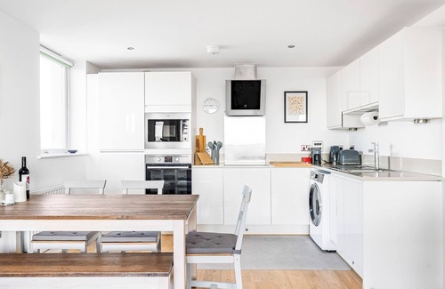 Bromley North Appartement | Pass the Keys | Charming Stay with a Balcony in Bow