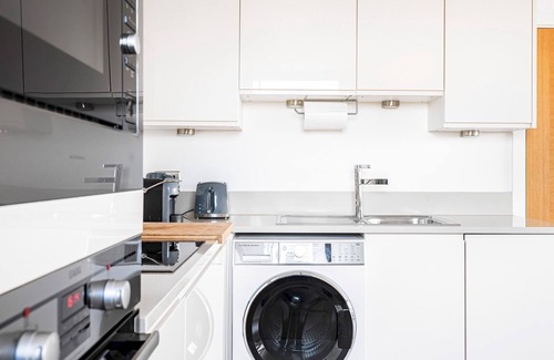 Bromley North Appartement | Pass the Keys | Charming Stay with a Balcony in Bow