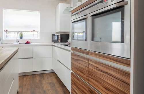 Basildon Maison | Pass the Keys | Comfortable home | Langdon Hills