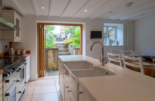 Longborough Maison | Pass the Keys | Delightful 4 bedroom Cotswold character cottage
