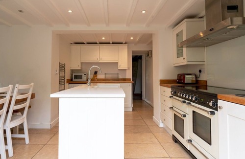 Longborough Maison | Pass the Keys | Delightful 4 bedroom Cotswold character cottage