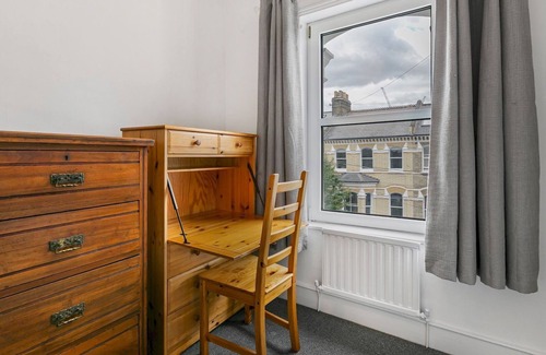 Northcote Maison | Pass the Keys | Elegant GetAway House in Vibrant Clapham Juction