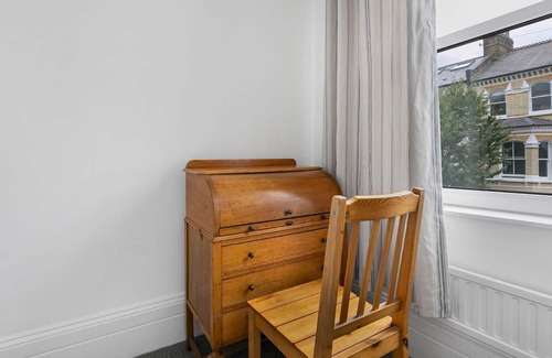 Northcote Maison | Pass the Keys | Elegant GetAway House in Vibrant Clapham Juction