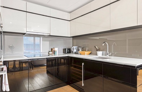 Vincent Square Appartement | Pass the Keys | Elegant Riverside Stay