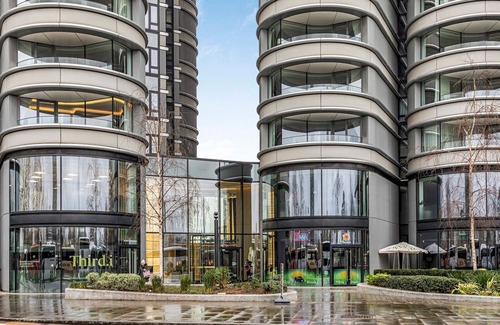 Vincent Square Appartement | Pass the Keys | Elegant Riverside Stay