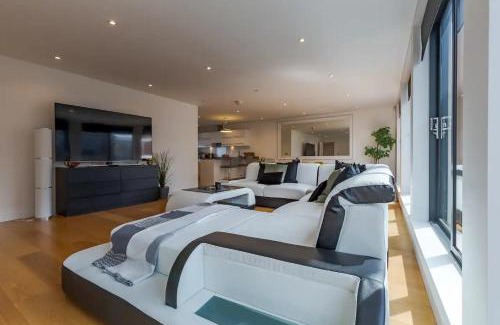 Birmingham City Centre Cabine | Pass the Keys Executive Penthouse 2 Bed Jewellery Quarter