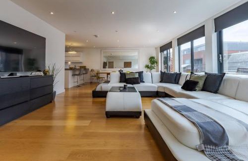 Birmingham City Centre Cabine | Pass the Keys Executive Penthouse 2 Bed Jewellery Quarter