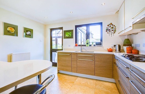 Barling Maison | Pass the Keys | Beautiful house in Thorpe Bay