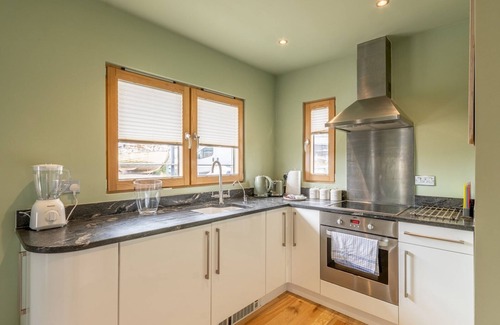 Leigh-on-Sea Maison | Pass the Keys | The Pontoon!