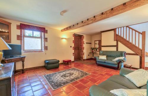 Eaton Mascott Maison | Pass the Keys Hidden Gem in Stunning Location