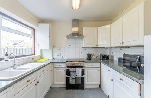 South Benfleet Maison | Pass the Keys | Large house in Benfleet