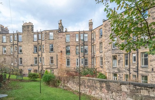 Morningside Appartement | Pass the Keys | Newly Decorated Spacious 2 Bedroom Flat in Chic Area