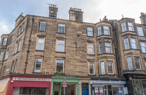 Morningside Appartement | Pass the Keys | Newly Decorated Spacious 2 Bedroom Flat in Chic Area