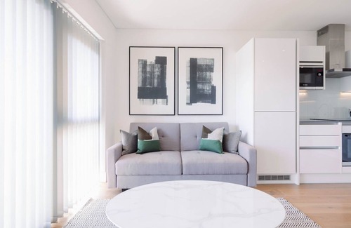 Hoxton West Appartement | Pass the Keys | Stylish 2BR Near Shoreditch + Liverpool St w/Patio