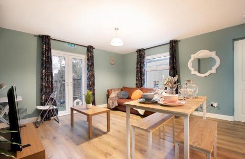 Woodcote Appartement | Pass the Keys Stylish Flat with Free Parking
