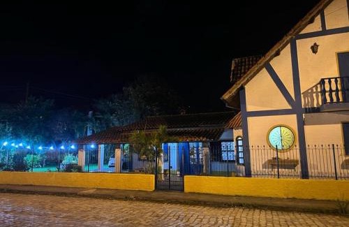 Passa Quatro Maison | Passa Quatro- CASA INTEIRA RUSTICA para até 9 pessoas