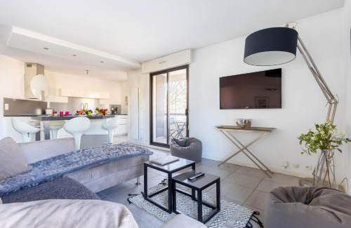 Chamalieres Appartement | Passerelle - Appart centre-ville balcon & garage