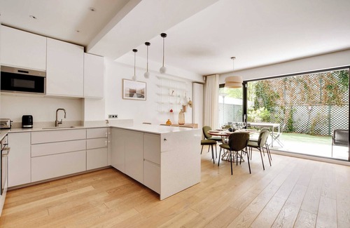 16th Arrondissement Appartement | Passy / Eiffel Tower - Amazing 2BR with garden