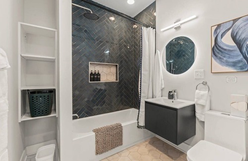 Passyunk Square Appartement | Passyunk Square Spacious 1 BR Oasis- Huge Deck