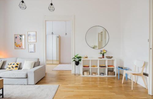 Csarnok negyed Appartement | Pastel Dream 3BR Central Gem Artful Spacious