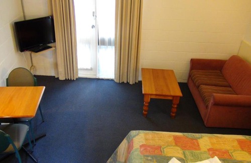 Kew Hôtel | Pathfinder Motel