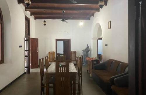 Hiniduma Maison | Paththuwa Walawwa - පත්තුව වලව්ව