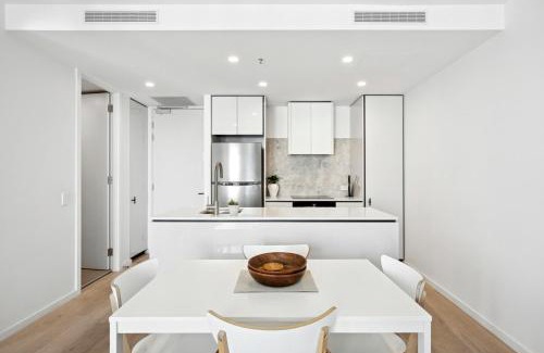 City West Appartement | Patio Mt view 1BR apt in CBD near ANU and museum with free parking and WiFi