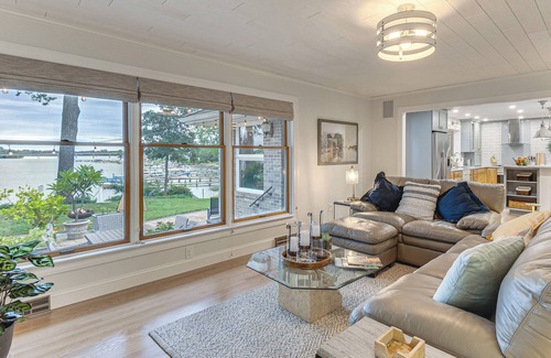 Earlville Maison | Patio & Water Views: Serene Bohemia River Escape!