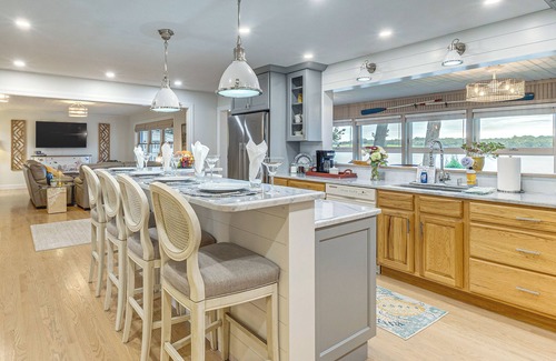 Earlville Maison | Patio & Water Views: Serene Bohemia River Escape!