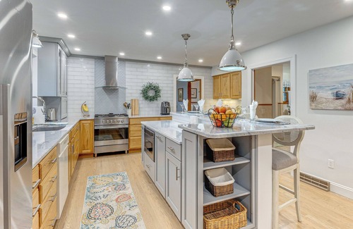Earlville Maison | Patio & Water Views: Serene Bohemia River Escape!