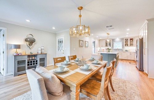Judson Maison | Patio, Yard, Views: Modern Home in Longview