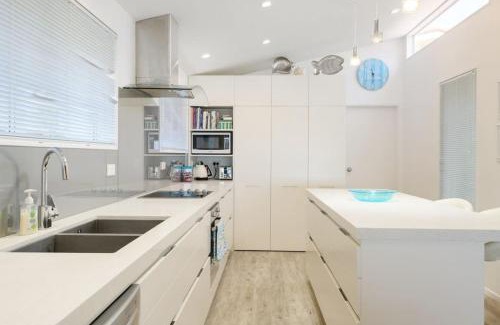 Papamoa Beach Maison | Pats Place on the Beach
