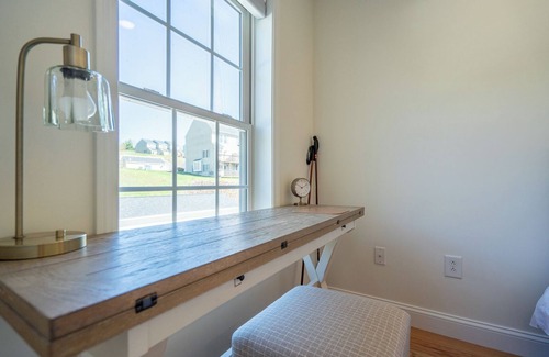 Laconia Copropriété | Paugus Bay Chalet: Newly Renovated Condo with Prime Lake Winni Location!