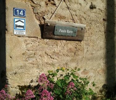 Villechenoux Lit Et Petit-Déjeuner | Paul's Barn in France
