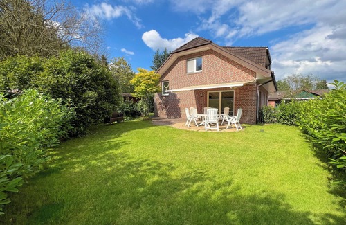 Haren Maison | Paula invites you - your feel-good home near Dankern Castle & bathing lake