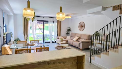 Almayate Bajo Maison | Paula Relax House - Alojamientos La Torre