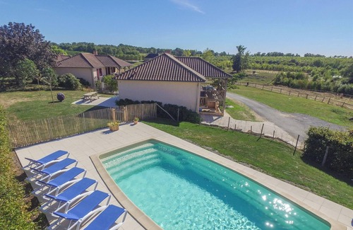 Saint-Medard-d'Excideuil Maison | Maison de vacances avec piscine privée chauffée